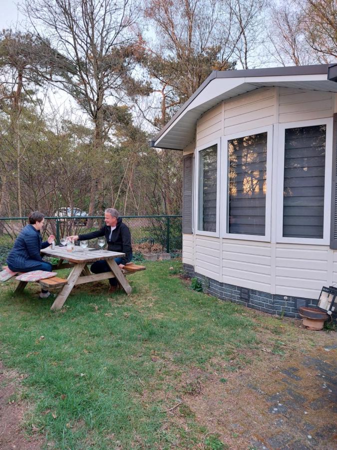 Ruim En Gezellig Chalet Voor 2 Personen Op De Veluwe Recreatiepark De Oude Driest Putten Exterior foto