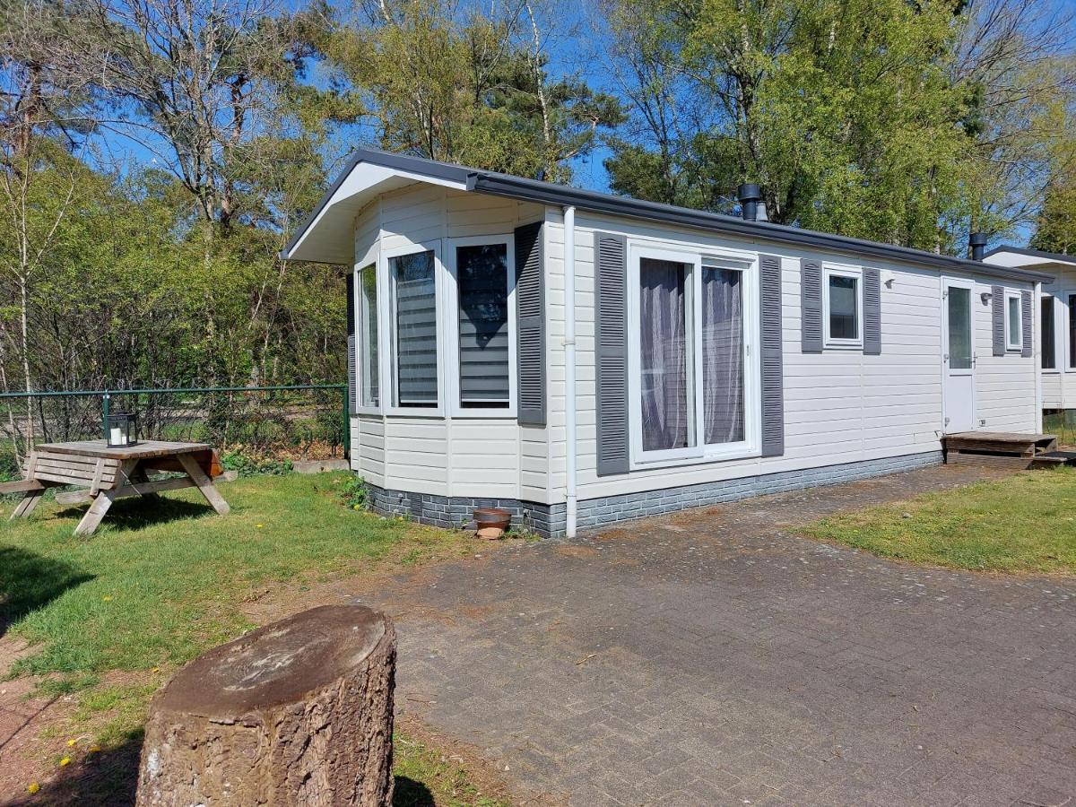 Ruim En Gezellig Chalet Voor 2 Personen Op De Veluwe Recreatiepark De Oude Driest Putten Exterior foto
